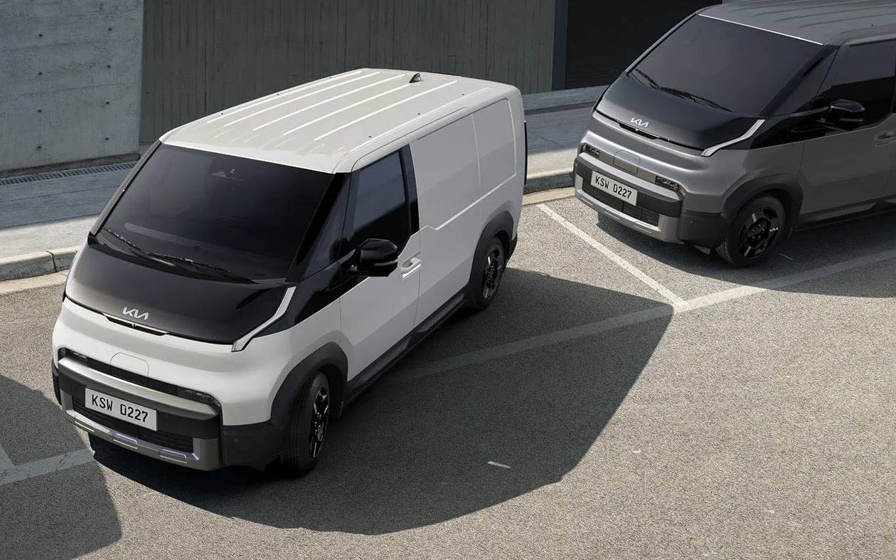 تصميم كيا PV5 Cargo 2027 الكهربائية ومساحة التحميل الخلفية