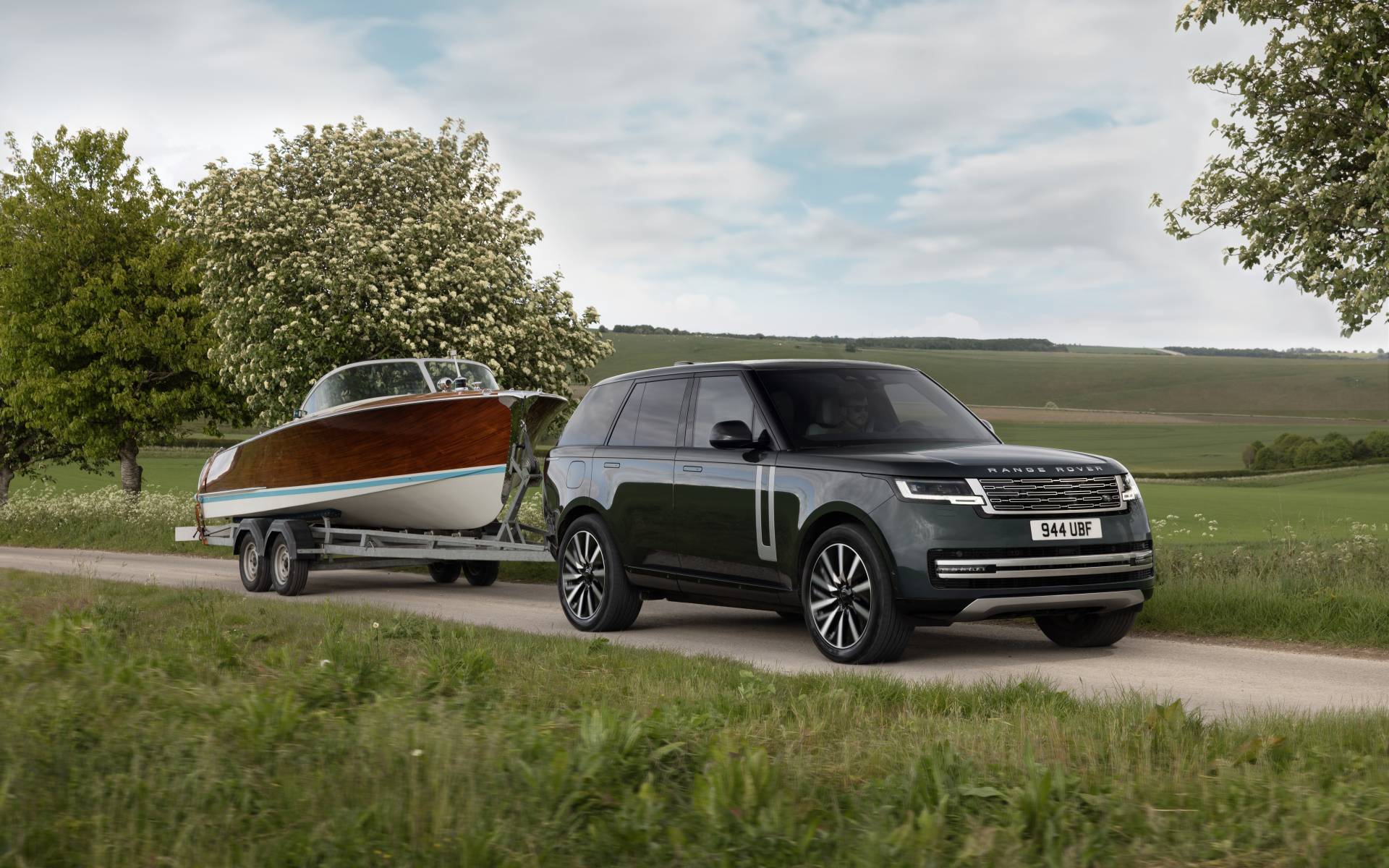 717131-range-rover-electric-l-electricit