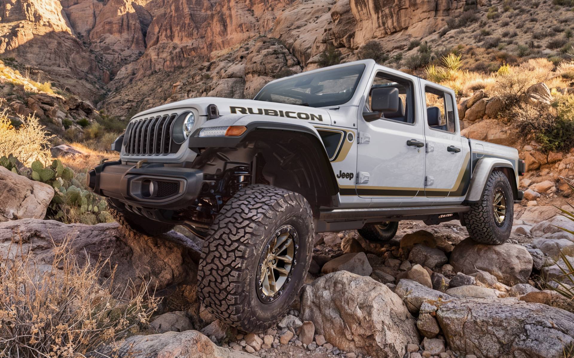 À la demande générale, Jeep chausse le Gladiator de pneus de 35 pouces ...