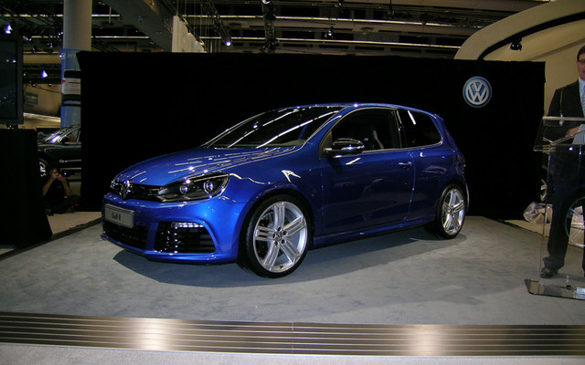 037845_2010_Volkswagen_Golf