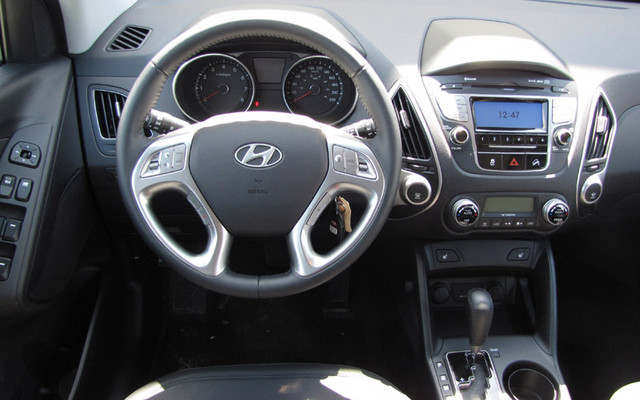 046157_Hyundai_Tucson_vs_Volkswagen_Tiguan_De_vrais_compacts