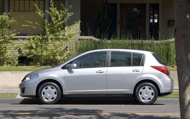 Nissan versa 2009