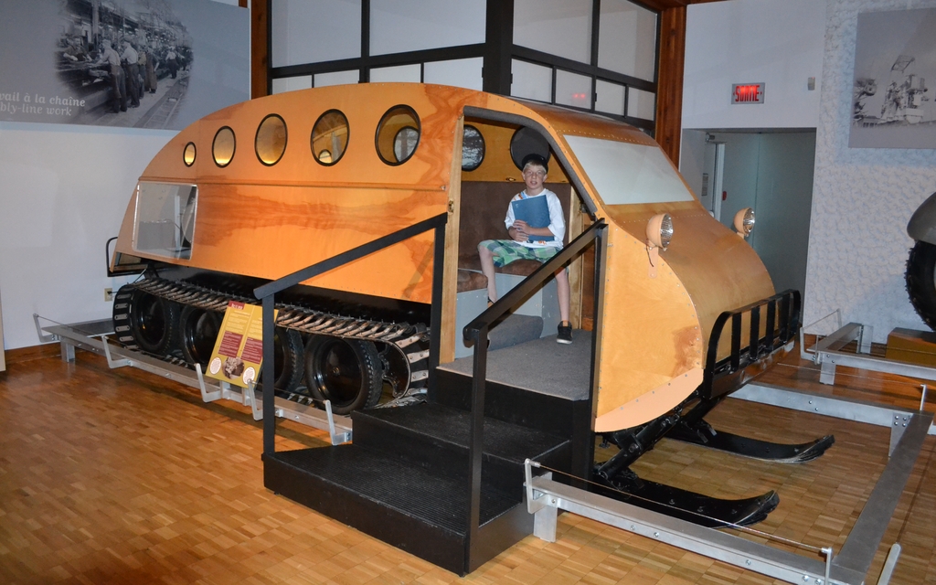 Musée J. Armand Bombardier: L'automobile Sur La Neige - 18/44