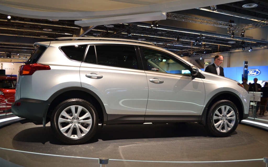 Toyota RAV4 2013: Enfin! - Guide Auto