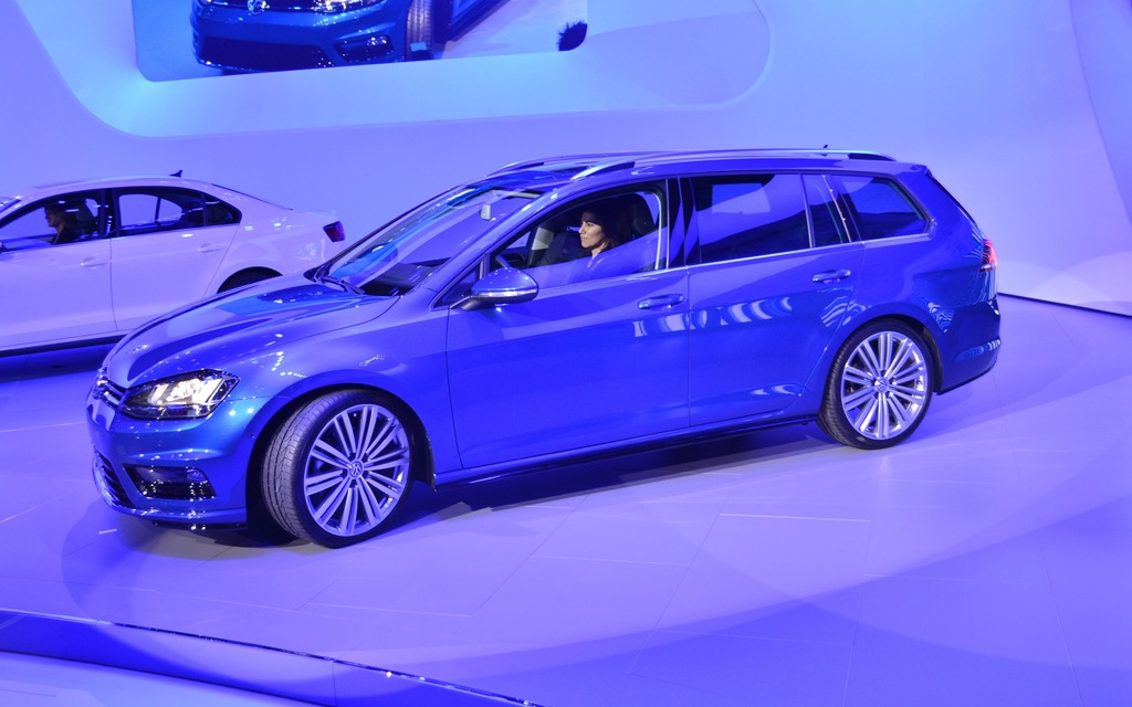 155964_2015_Volkswagen_Golf