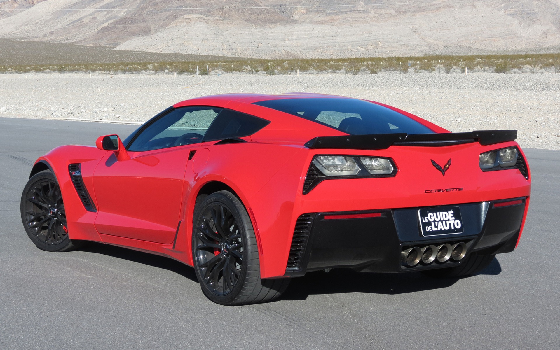 2015 Chevrolet Corvette Z06: Almost Outruns Its Shadow - 28/35