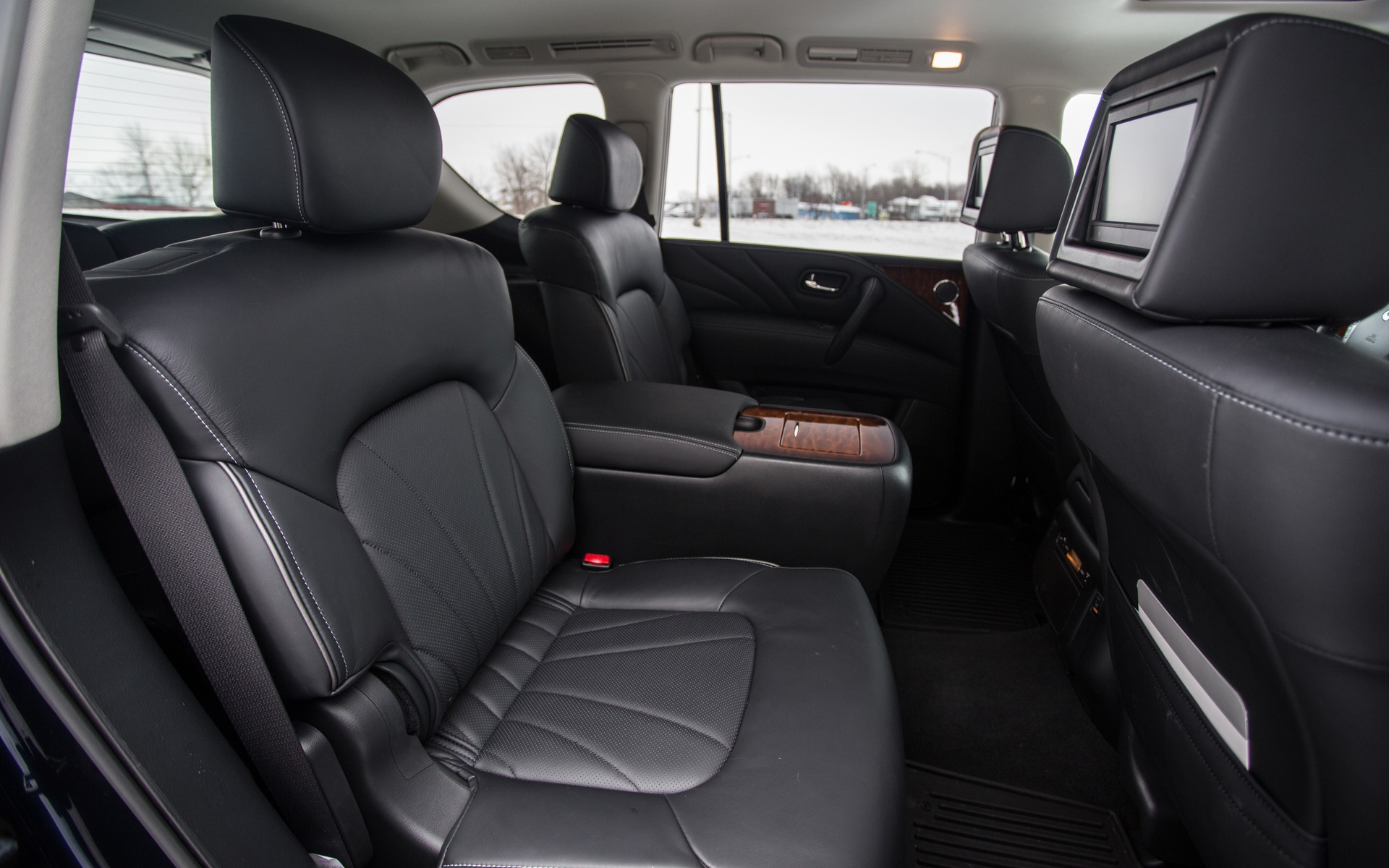 2015 Infiniti QX80 Luxury Personnel Carrier 20/20