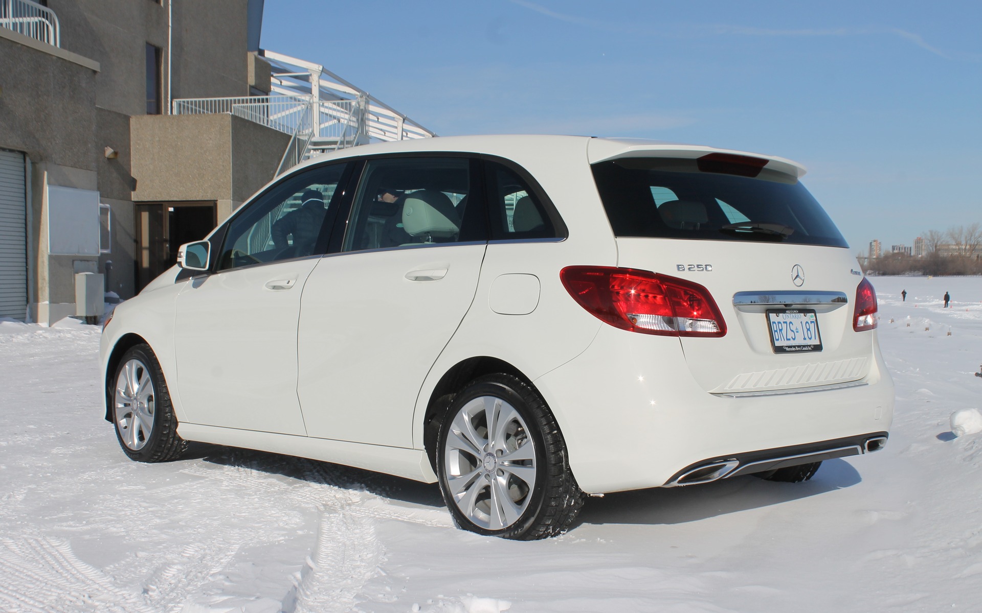 Mercedes-Benz B 250 4Matic and CLA 250 4Matic: Snow Class ...