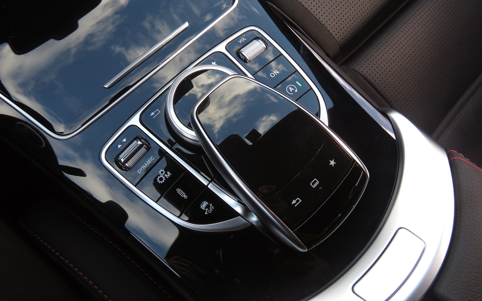 187778_Mercedes Benz_C_450_AMG_4Matic_2016_Vivement_l_automne