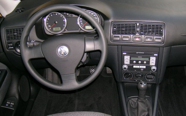 19458_2010_volkswagen_Golf_City.jpg