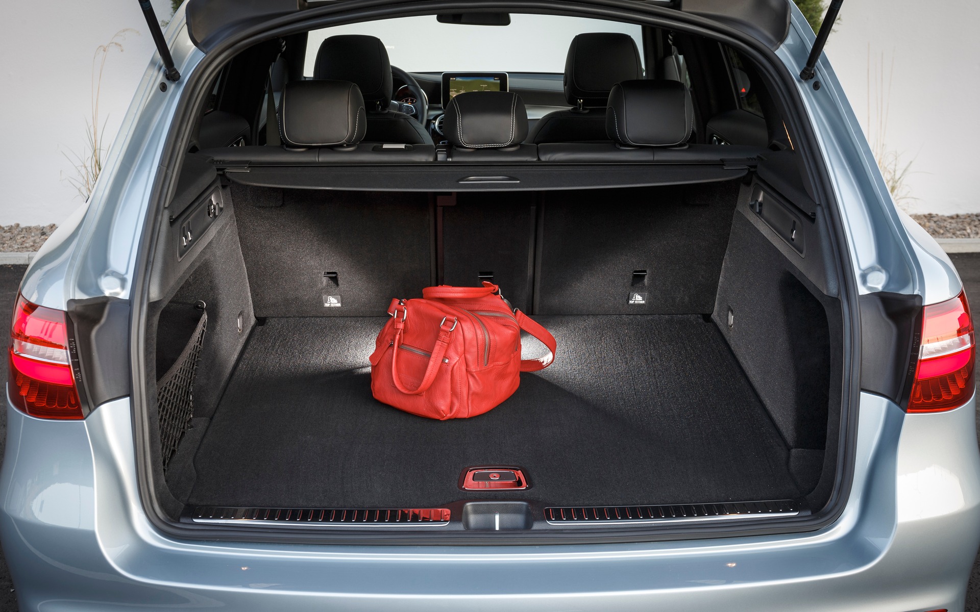 202266_2016_Mercedes Benz_GLC_Class