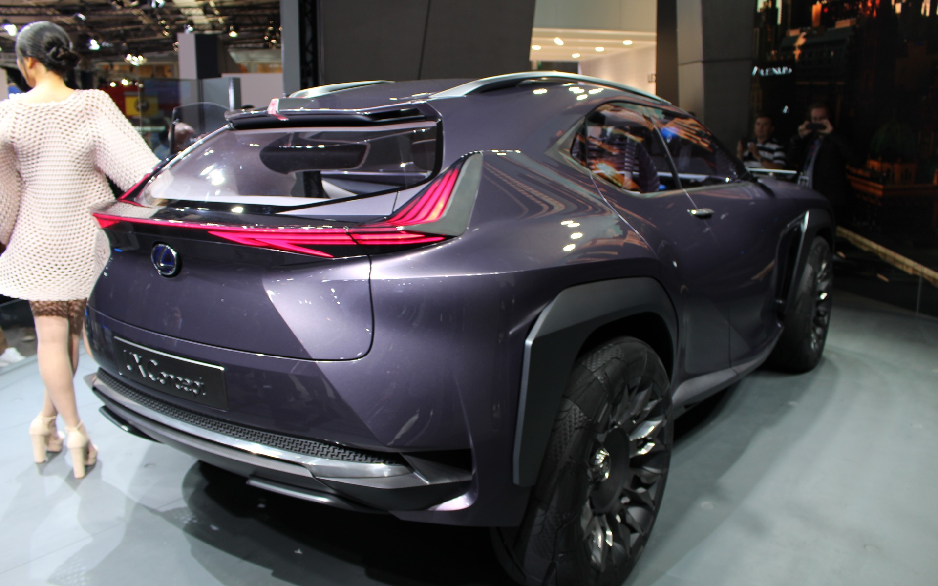 Lexus UX Concept to be unveiled at Paris Auto Show - 3/6 Lexus UX Concept to be unveiled at Paris Auto Show - 3/6