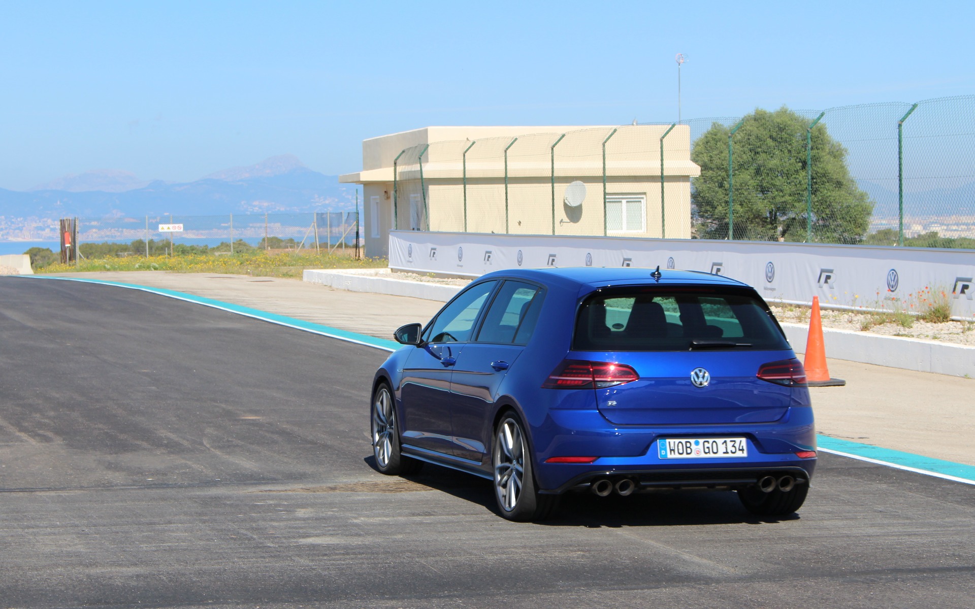 291158_2018_Volkswagen_Golf