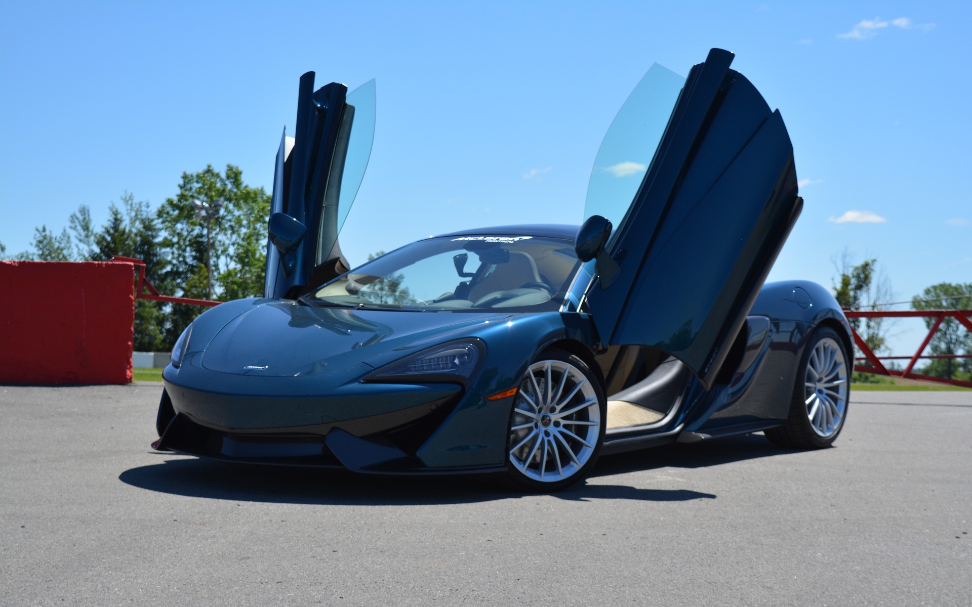 2017 McLaren 570GT