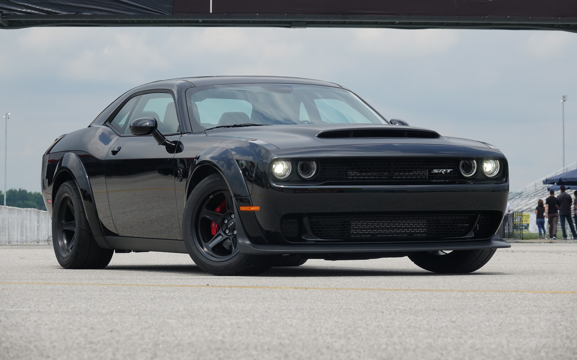 Dodge challenger srt демон