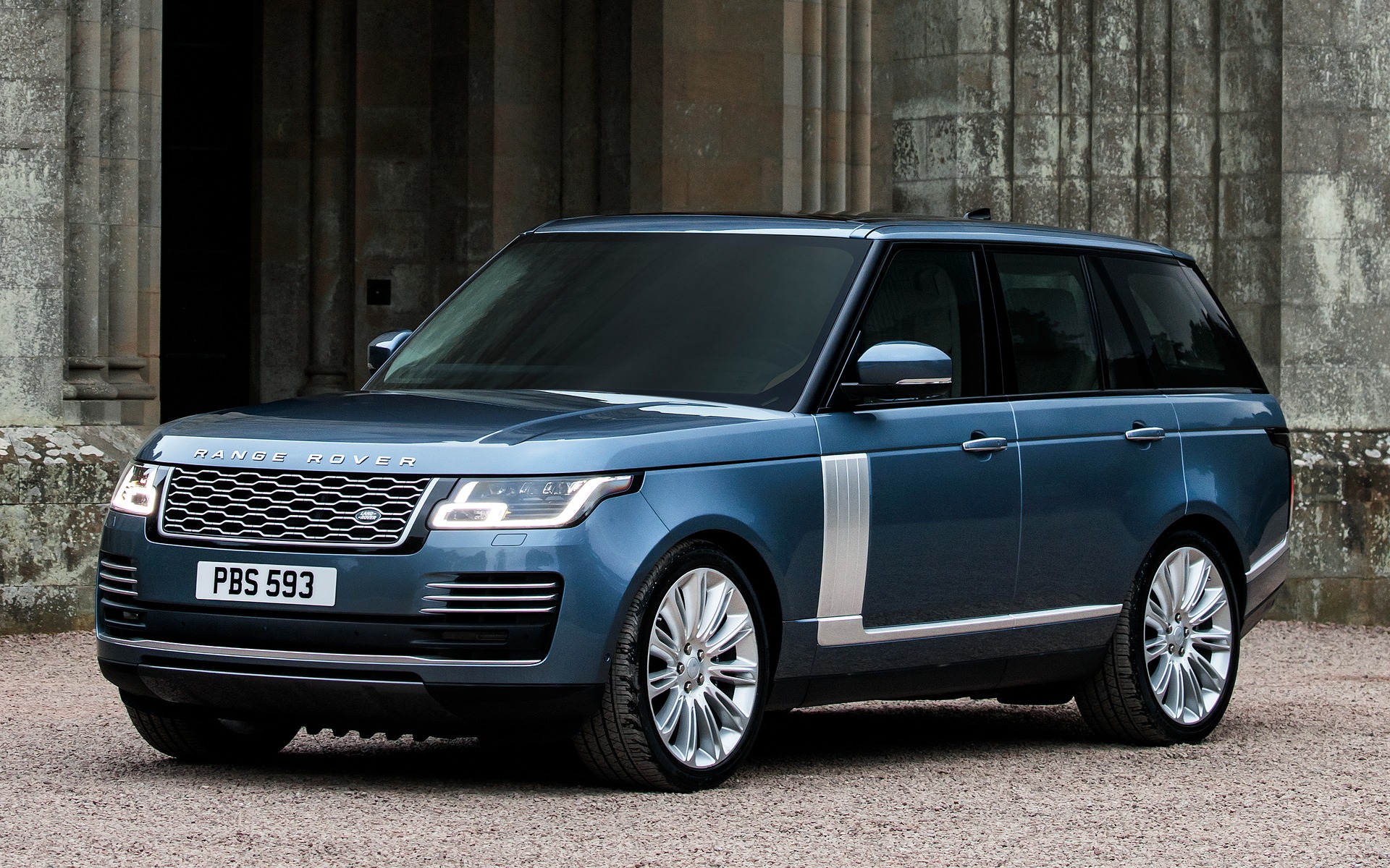 Range Rover: Improvements for 2018, a Plug-in Hybrid ...
