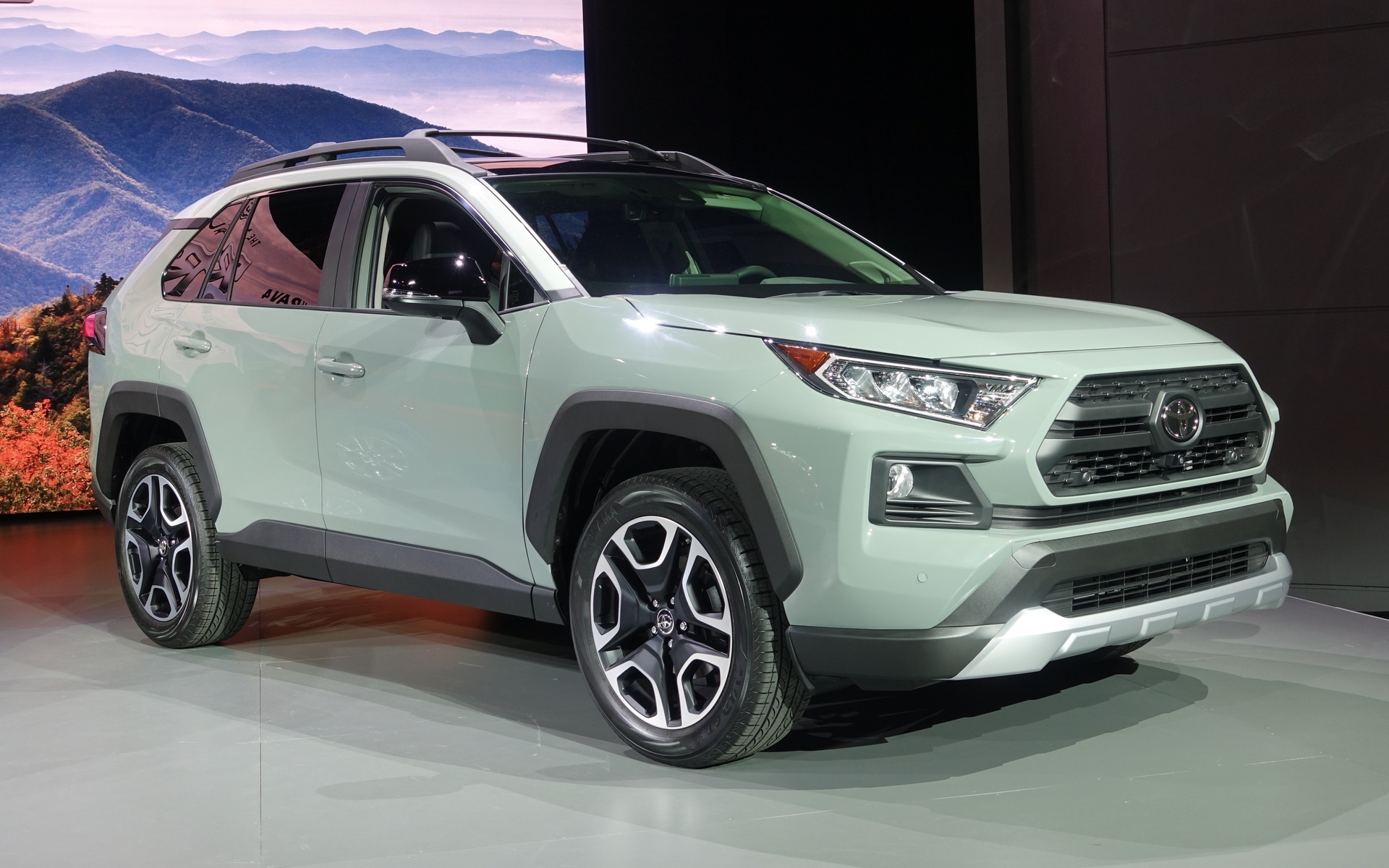 Trois visages pour le nouveau Toyota RAV4 2019 - 8/9