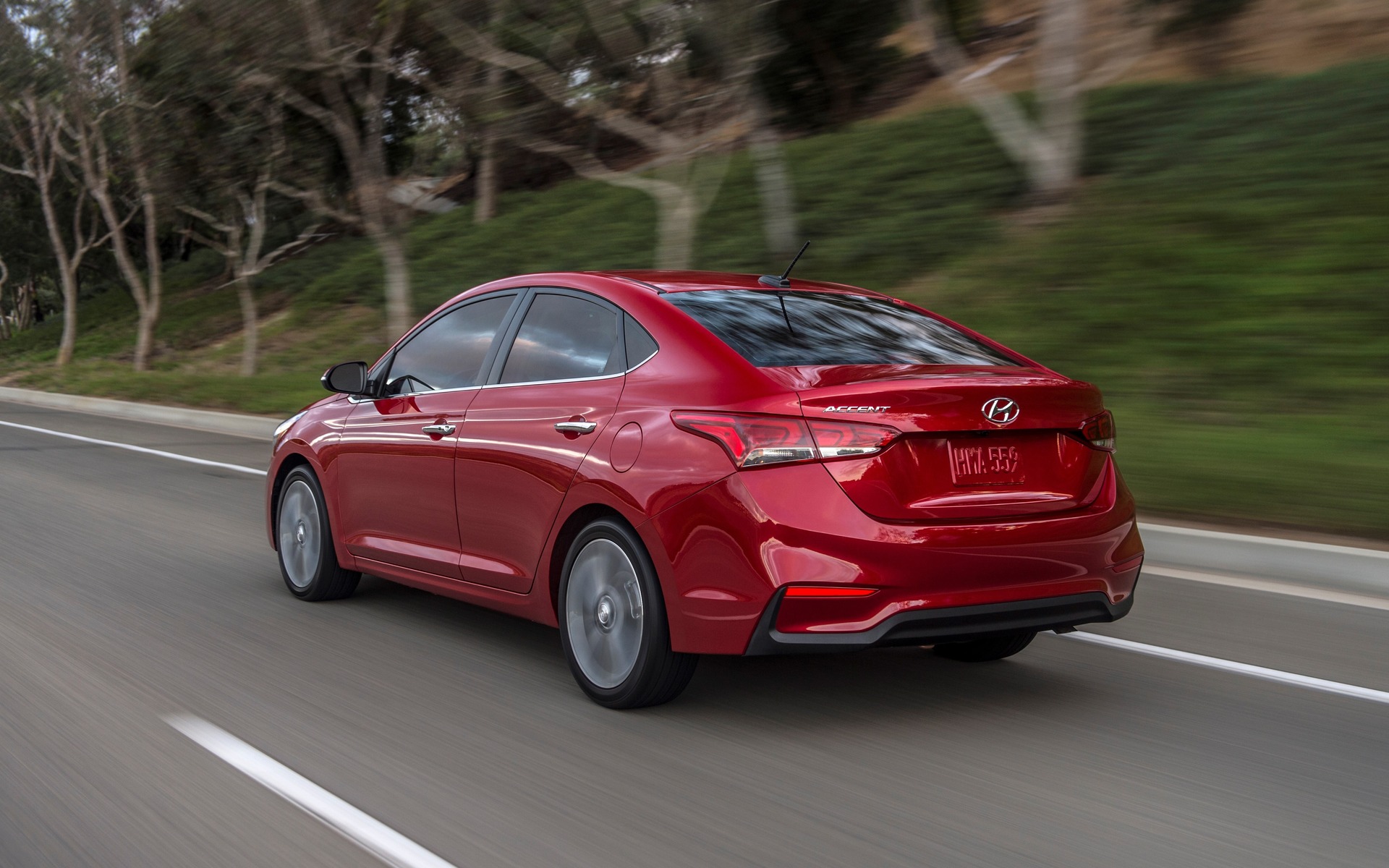 2018 Hyundai Accent photos - 2/15 - The Car Guide