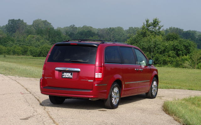 Photos Chrysler Town & Country 2009 - 2/6 - Guide Auto