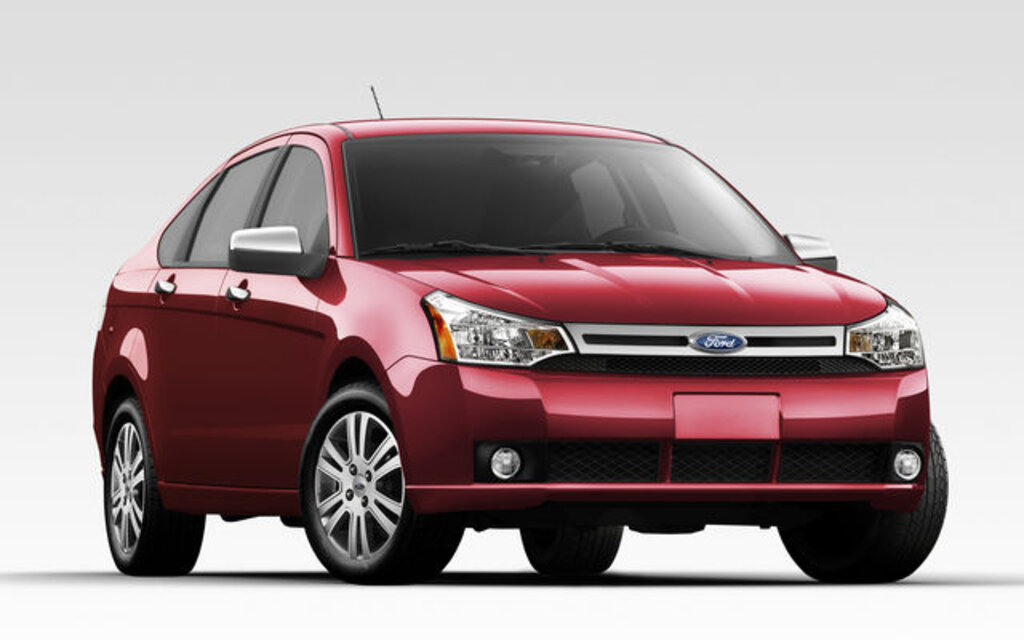 2010 Ford Focus Specs Price MPG  Reviews  Carscom