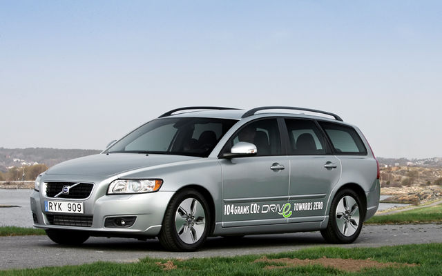 2010 Volvo V50 5dr Wgn 2.5T Auto AWD Price & Specifications - The Car Guide
