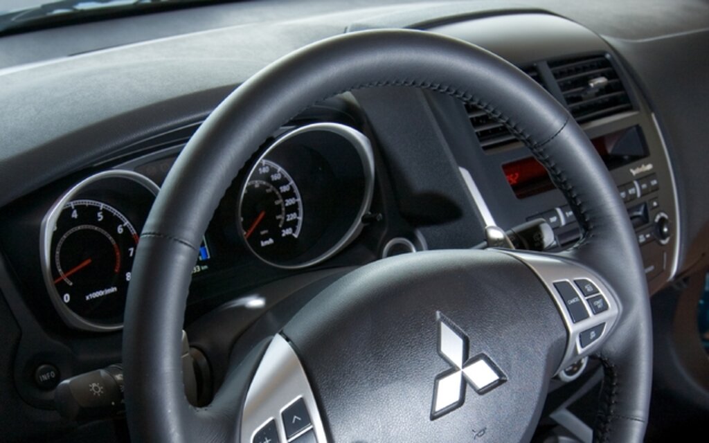 Mitsubishi RVR 2011
