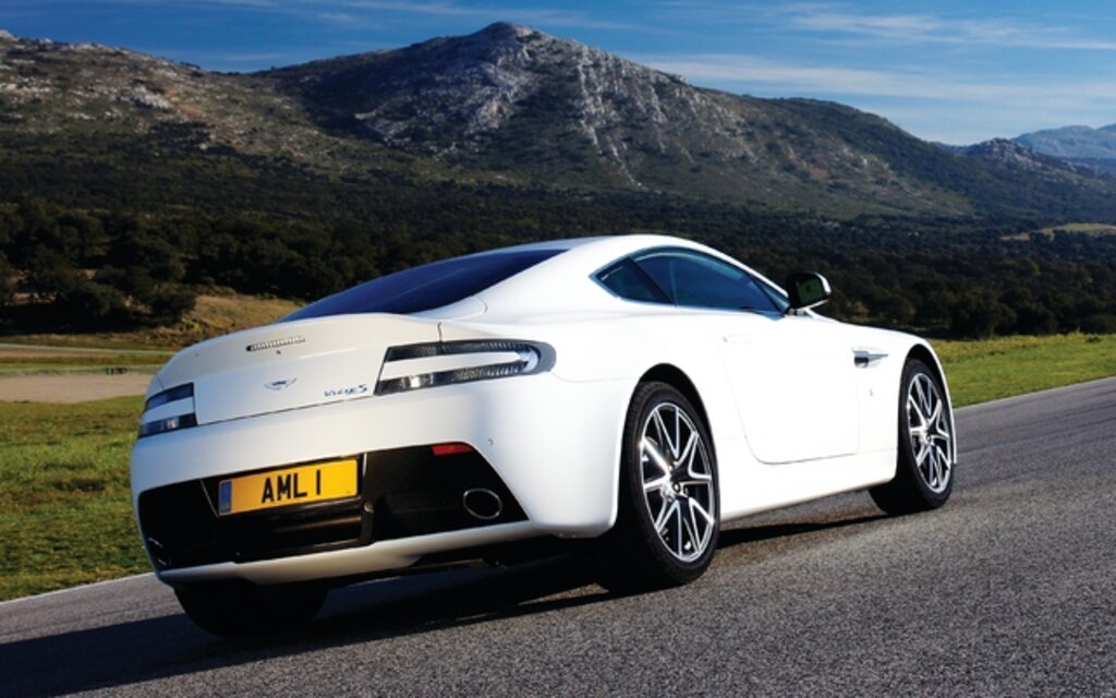 Aston Martin Vantage 2013