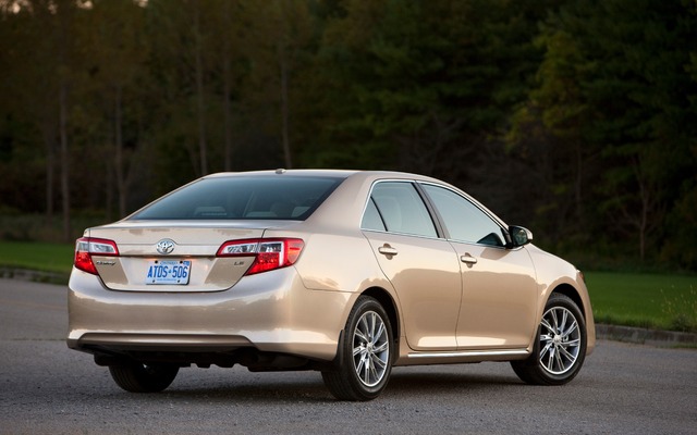 2013 Toyota Camry XLE V6 Specifications - The Car Guide