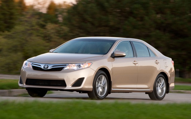 14 Toyota Camry Le Specifications The Car Guide
