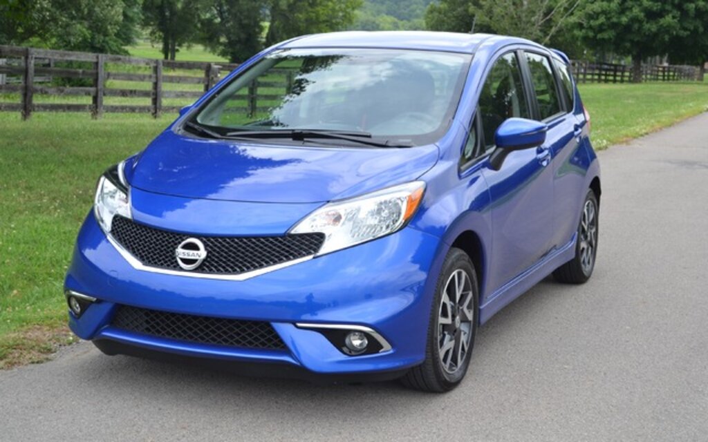 Nissan note 2015. Nissan Note e12. Nissan Versa 2015. Ниссан Верса ноут.