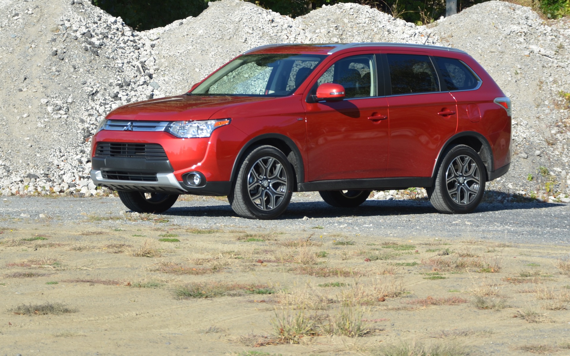 2015 Mitsubishi Outlander Review, Pricing, & Pictures