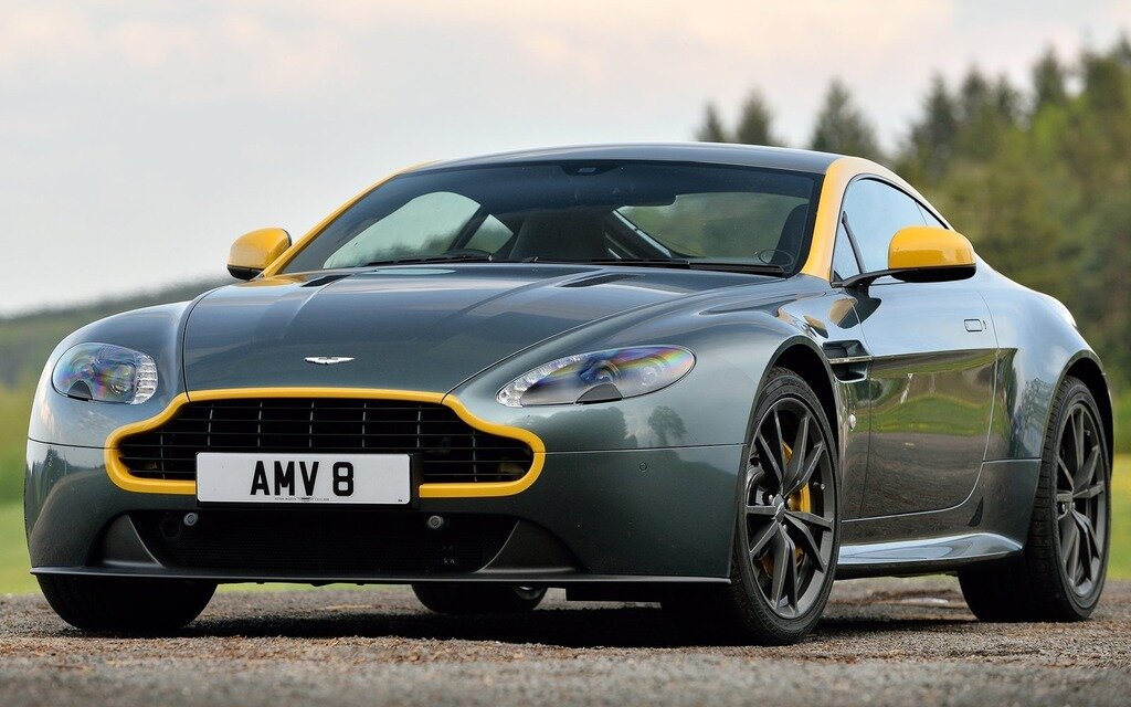 Aston Martin Vantage 2016