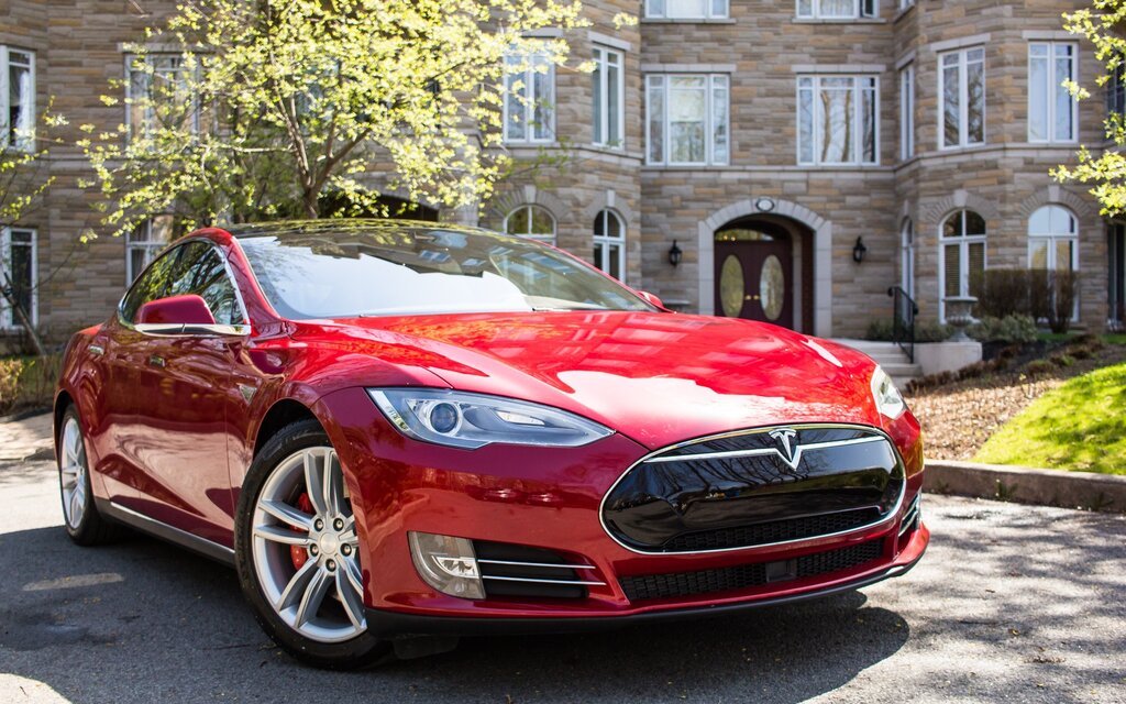 Tesla Model S 2016