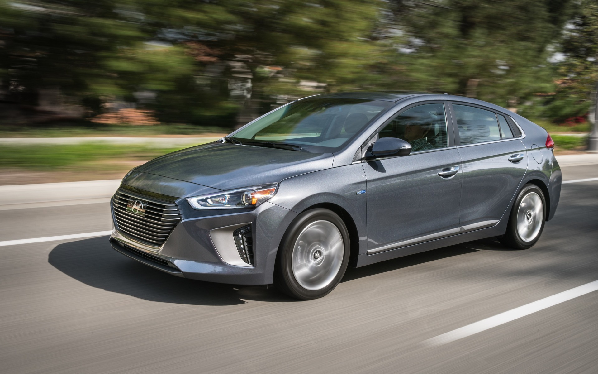 2017 Hyundai Ioniq electric car is long on features, short on range