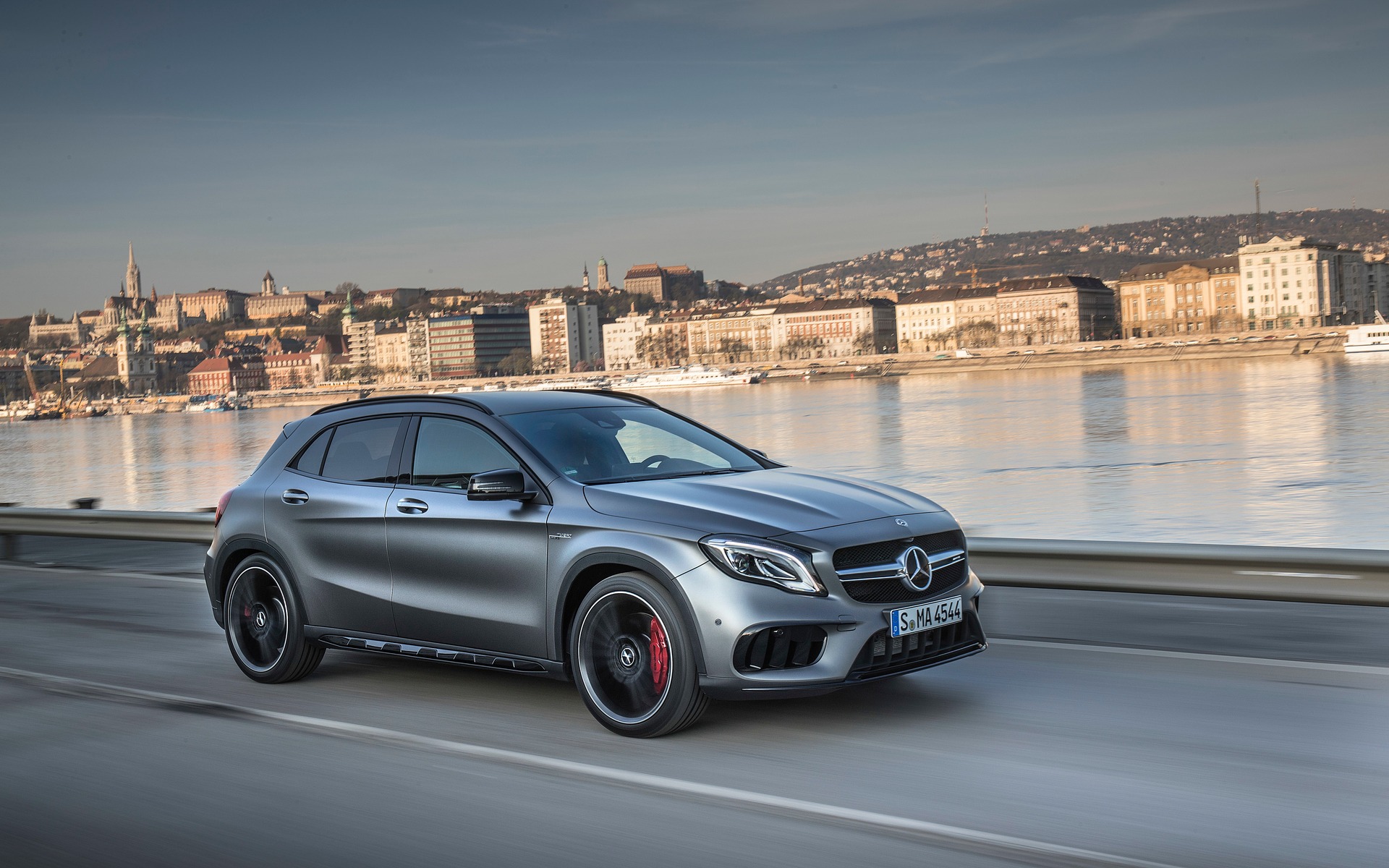 18 Mercedes Benz Gla Gla 250 4matic Specifications The Car Guide