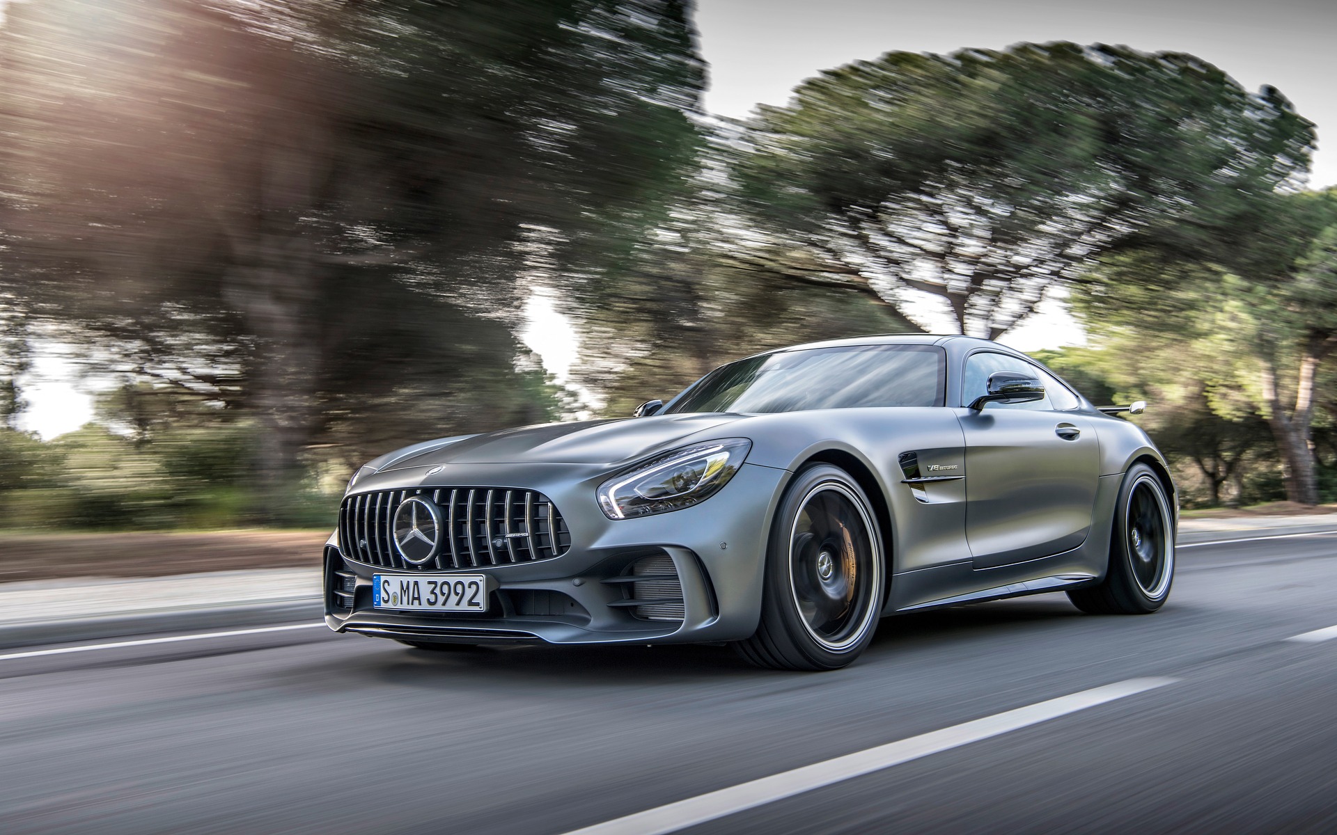 18 Mercedes Benz Amg Gt R Coupe Specifications The Car Guide