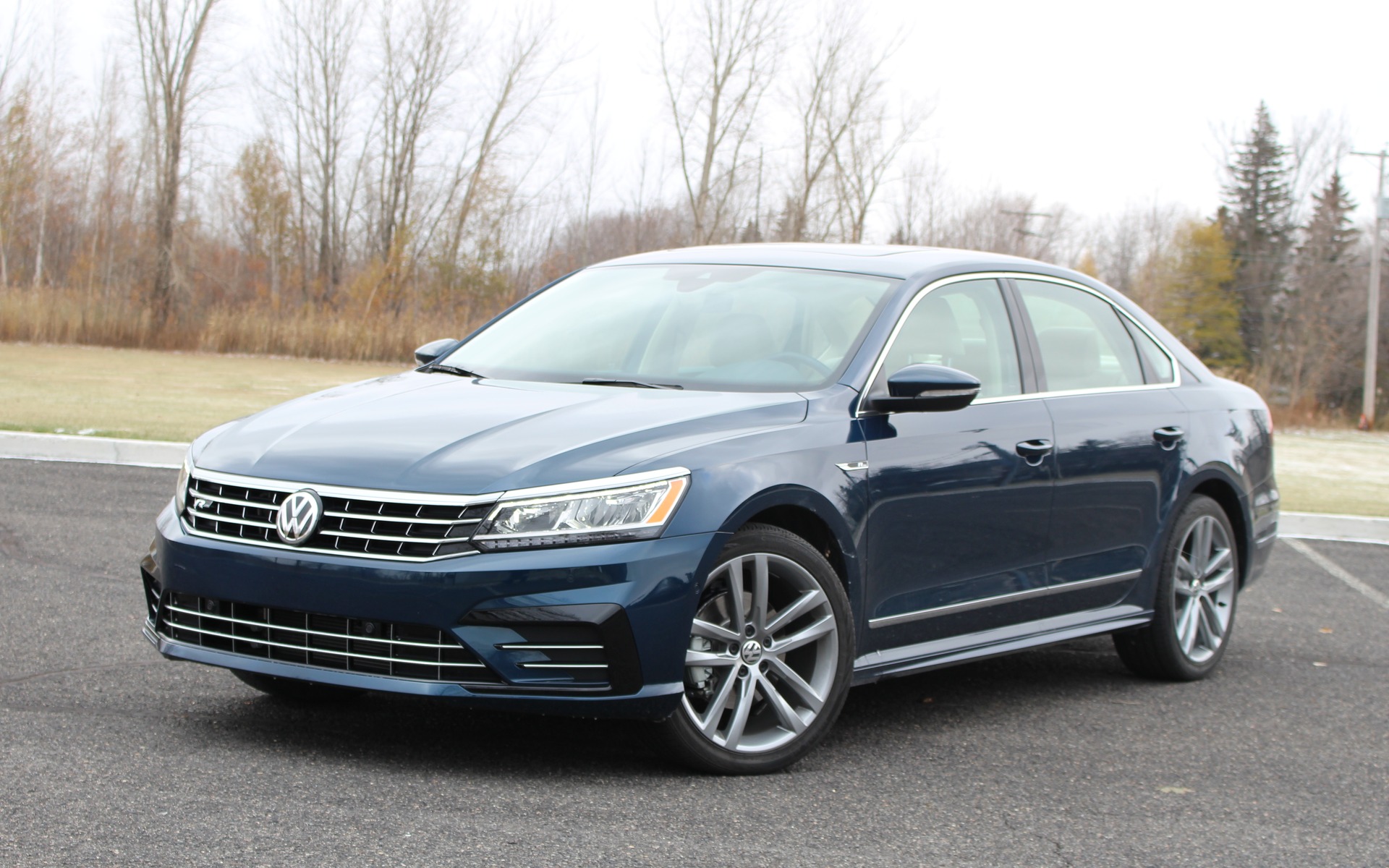 2019 Volkswagen Passat Photos 1 3 The Car Guide