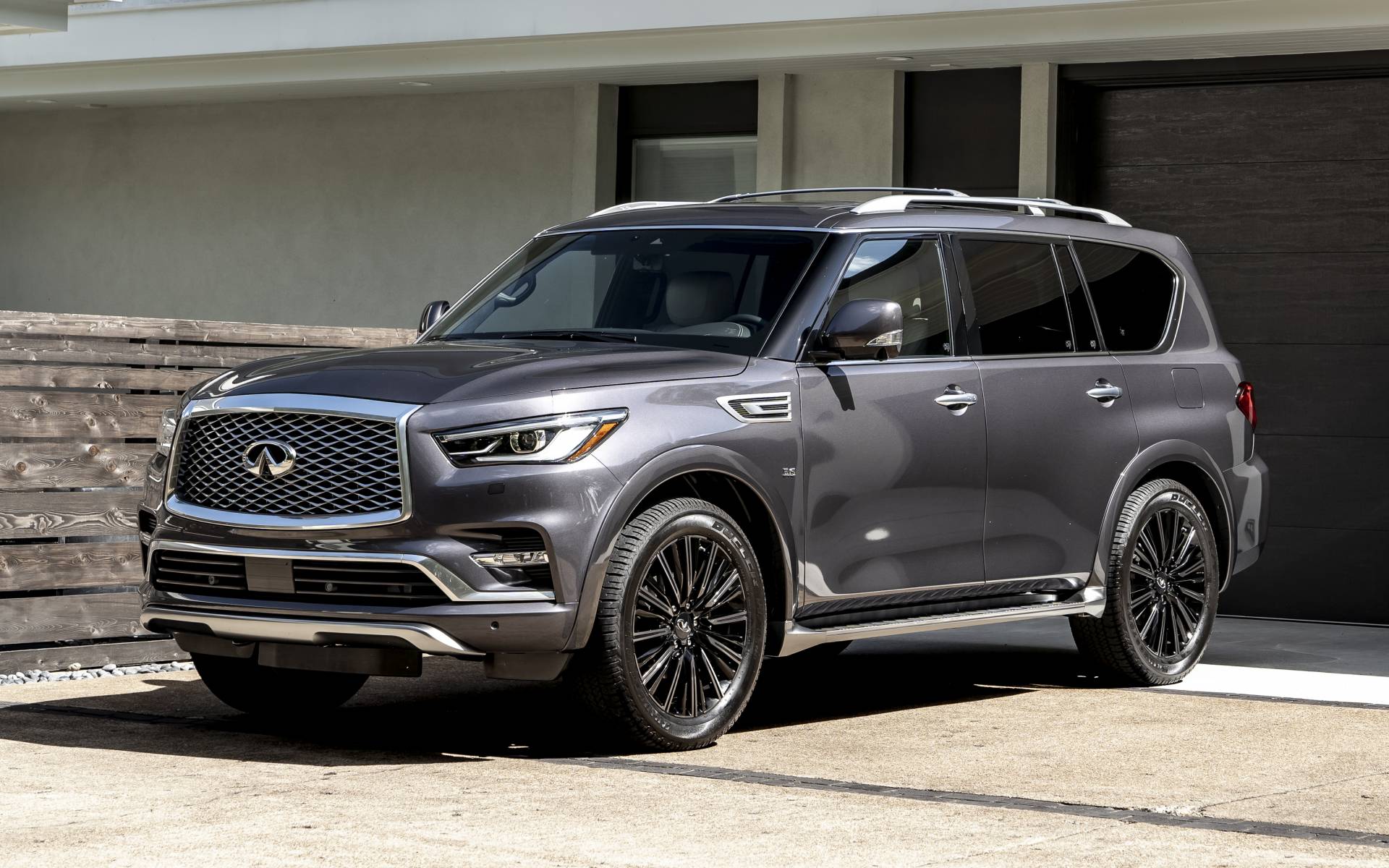 2020 Infiniti QX80 photos - 1/1 - The Car Guide