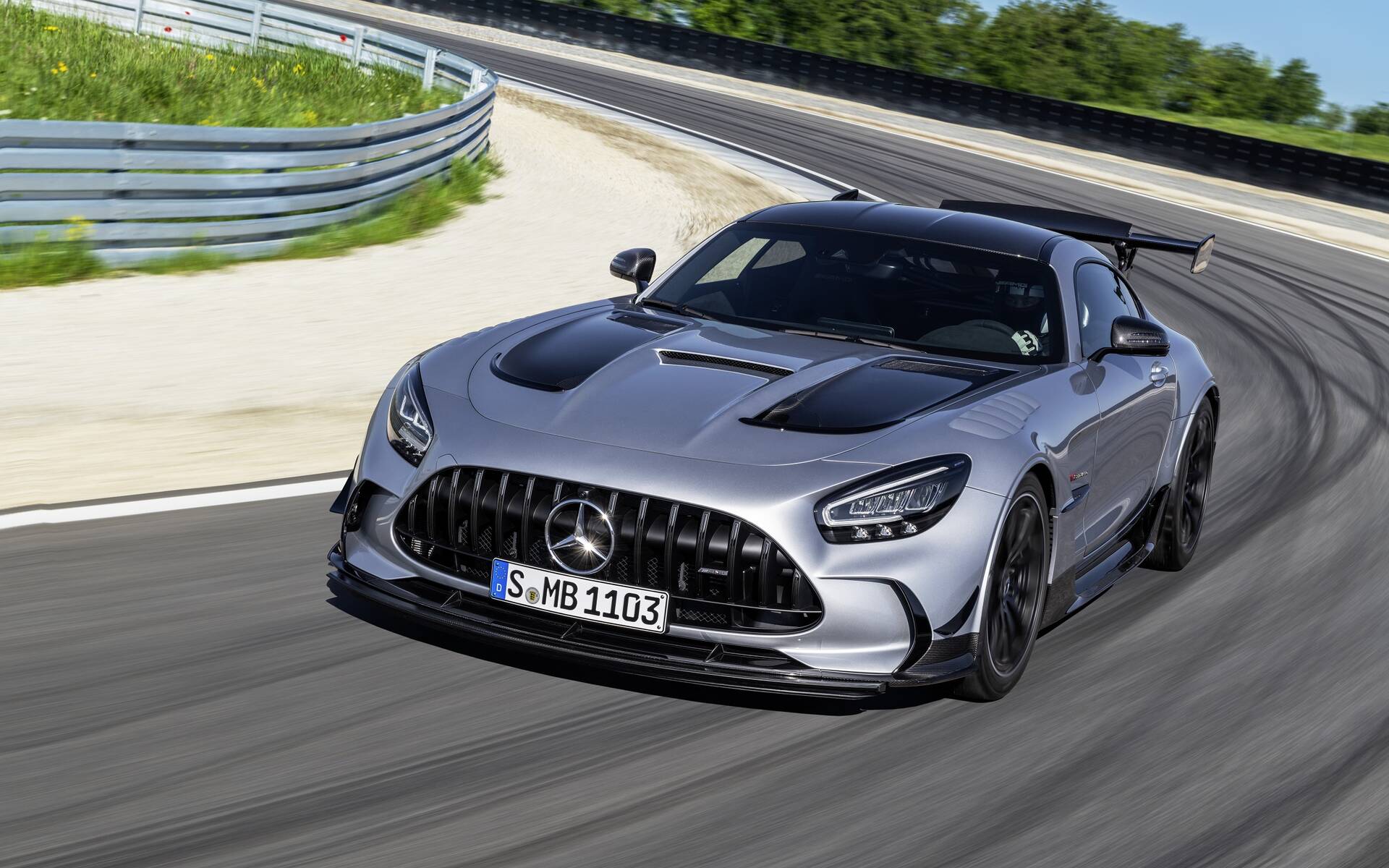 2021 Mercedes-Benz AMG GT R Coupe Price & Specifications - The Car Guide