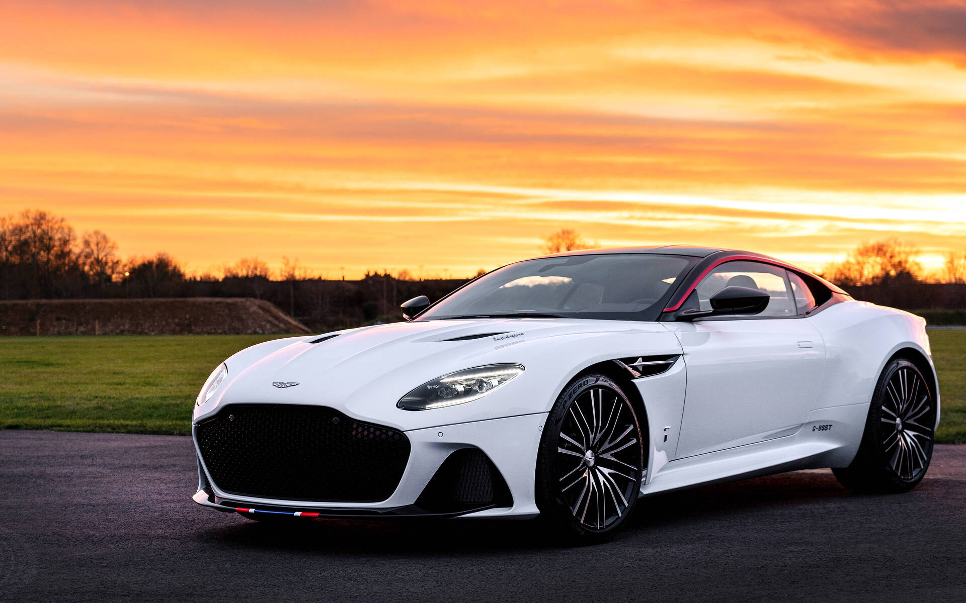 Aston Martin Dbs 2022