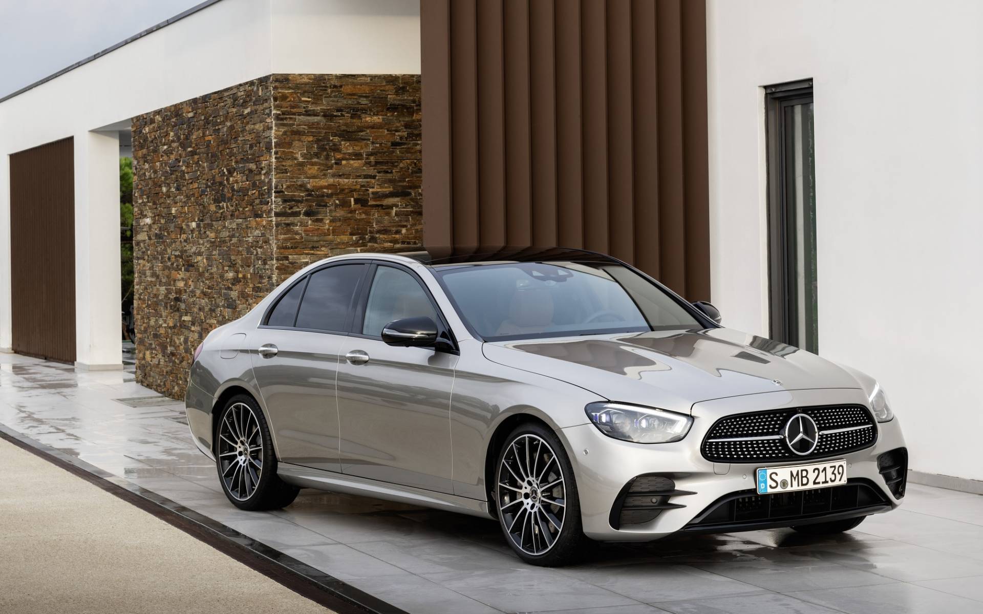 2024 Mercedes-Benz E 450 4MATIC: The Silver Star Keeps Shining - The Car  Guide