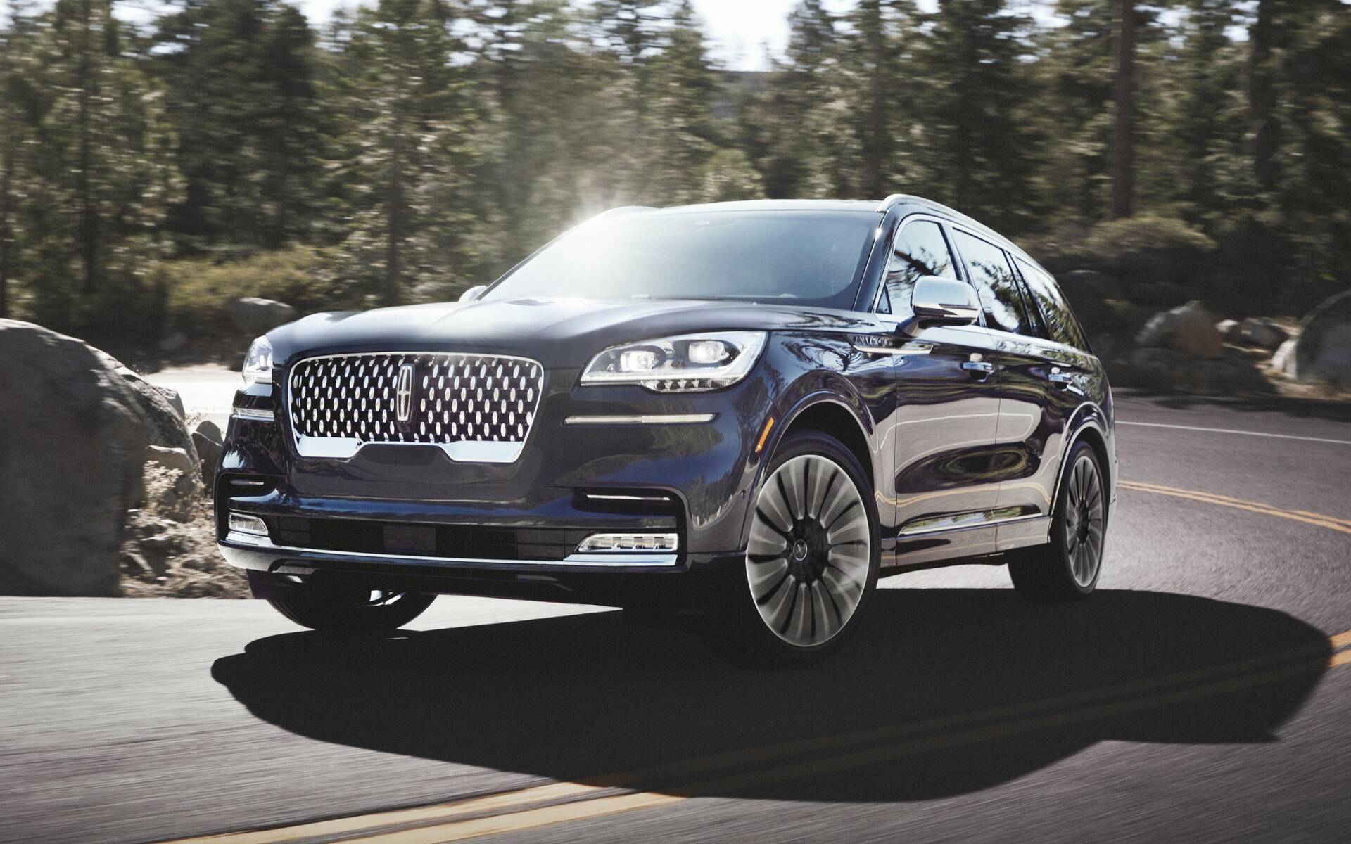 2022 Lincoln Aviator Grand Touring PHEV Price & Specifications The