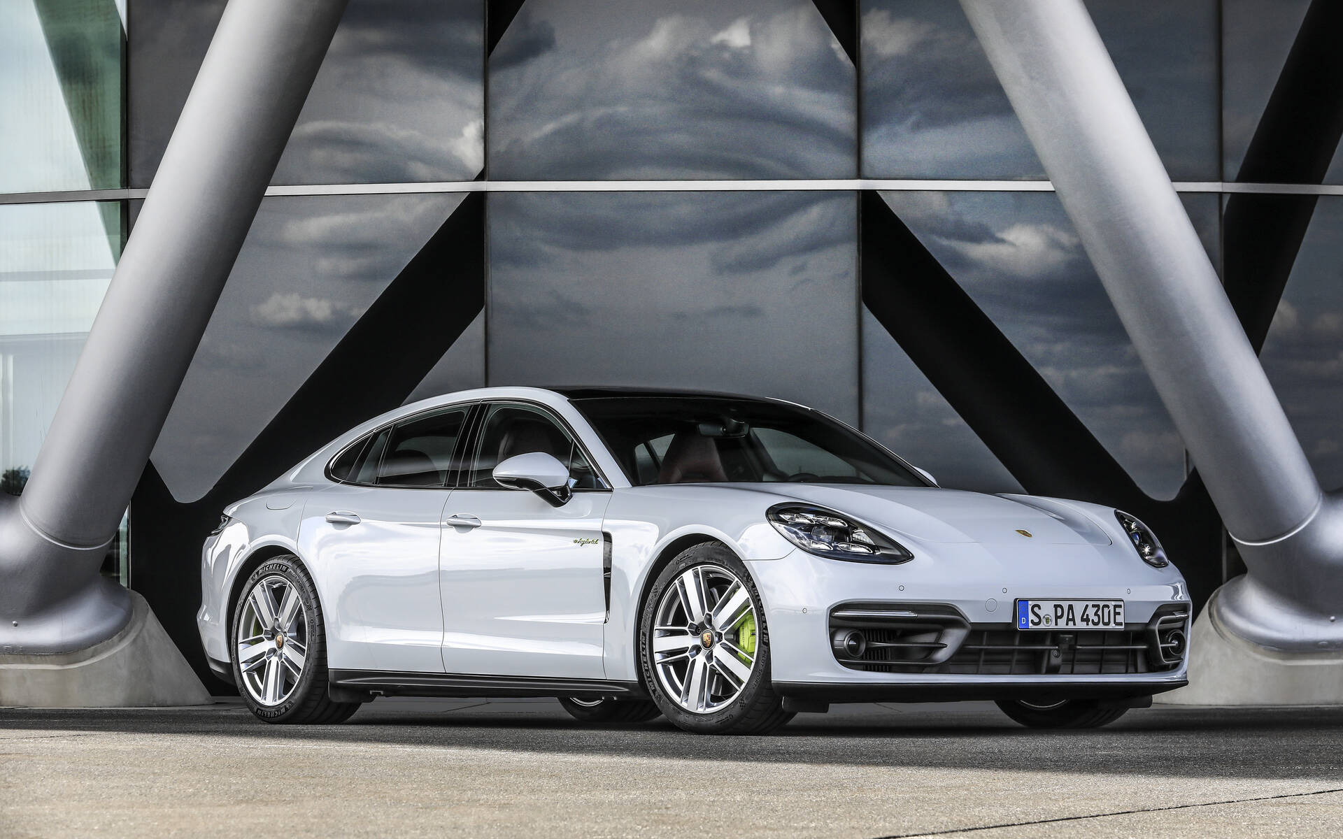 2023 Porsche Panamera Photos 1 1 The Car Guide