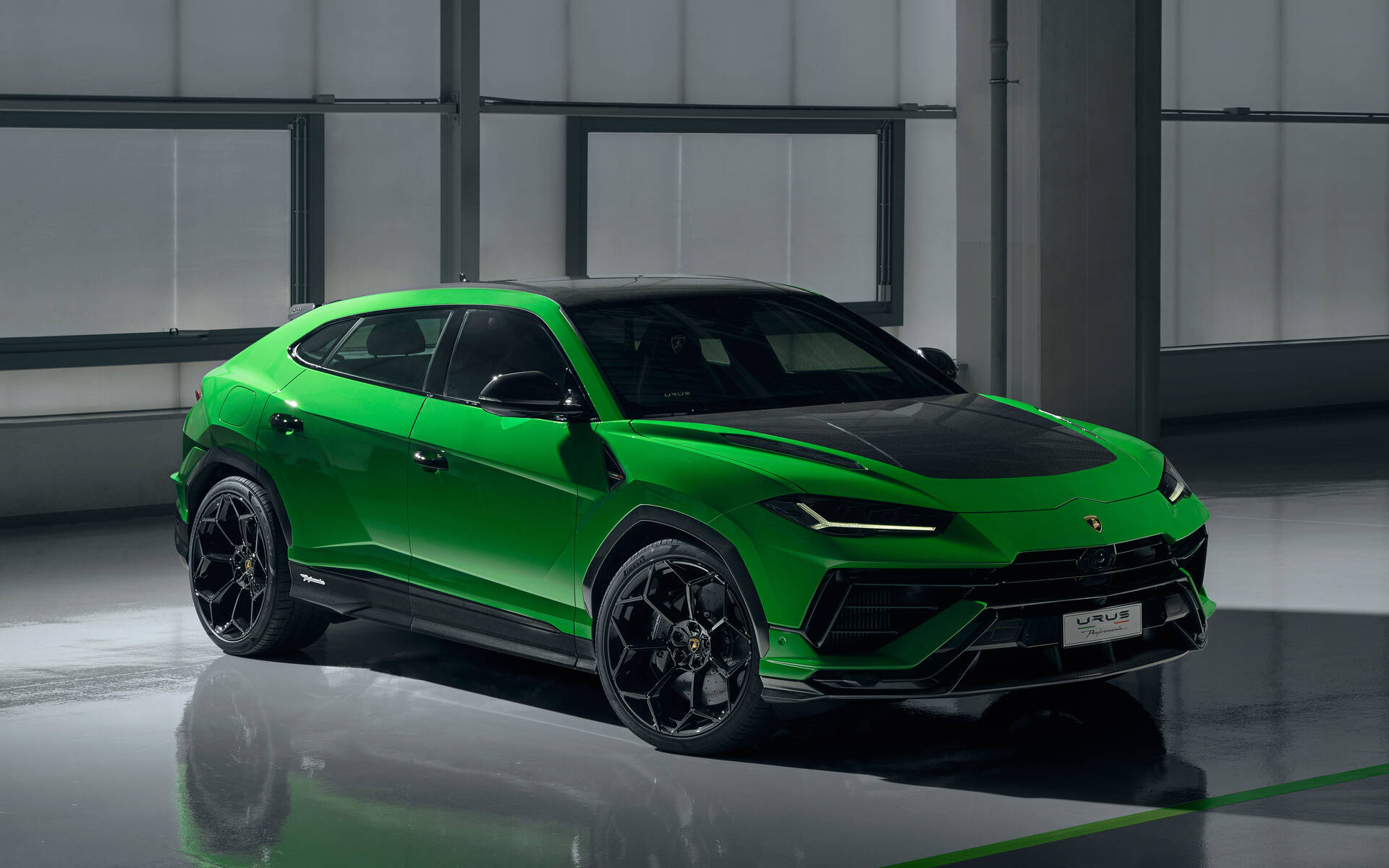 2024 Lamborghini Urus - News, reviews, picture galleries and videos - The  Car Guide