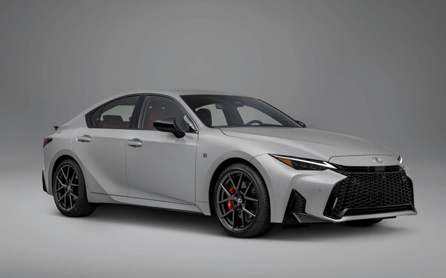 Lexus IS 2026