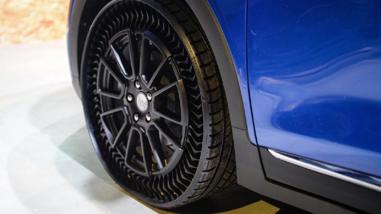 Goodyear dévoile un pneu plus durable pour véhicules électriques - Guide  Auto